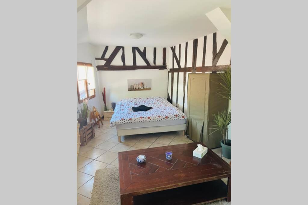 Appartement Joli petit studio en plein coeur centre ville à Méru Extérieur photo