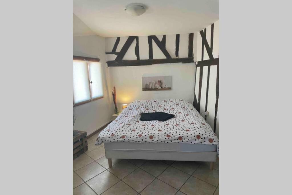 Appartement Joli petit studio en plein coeur centre ville à Méru Extérieur photo